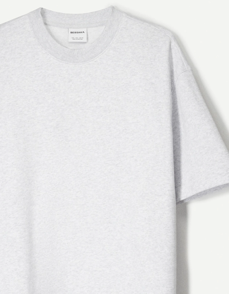 Футболка из мягкой ткани