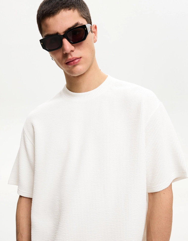 Футболка из жатой ткани