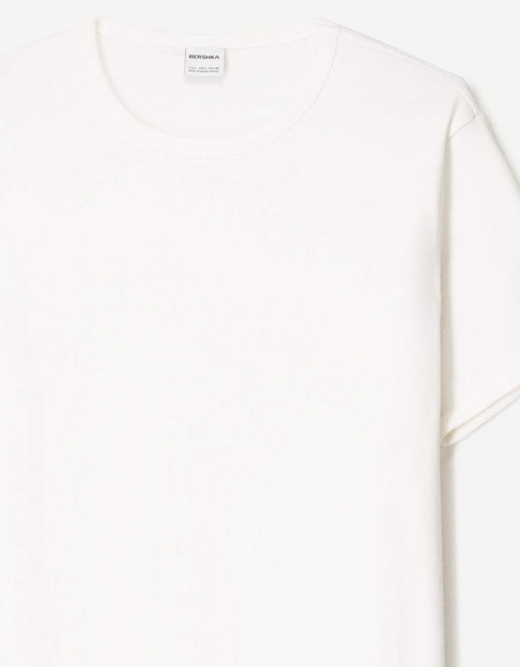 Футболка из трикотажа в рубчик