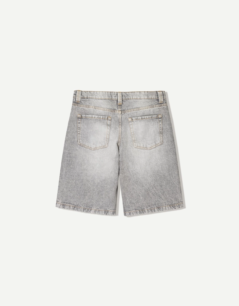 Джинсовые шорты свободного кроя