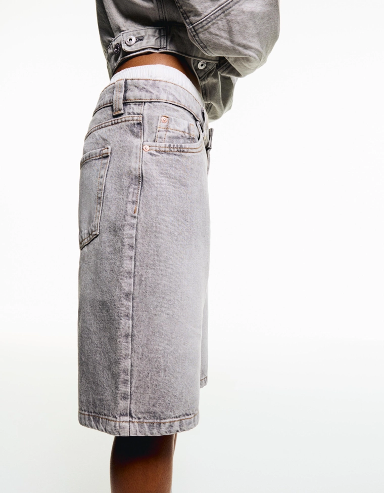 Джинсовые шорты свободного кроя