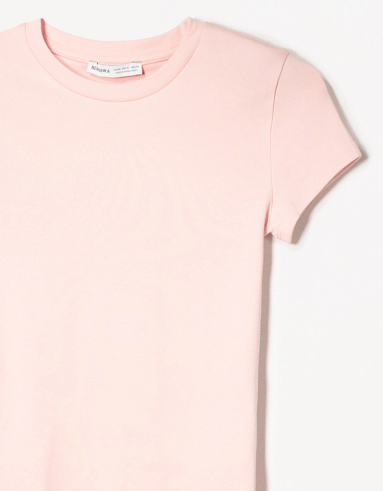 Футболка с круглым вырезом