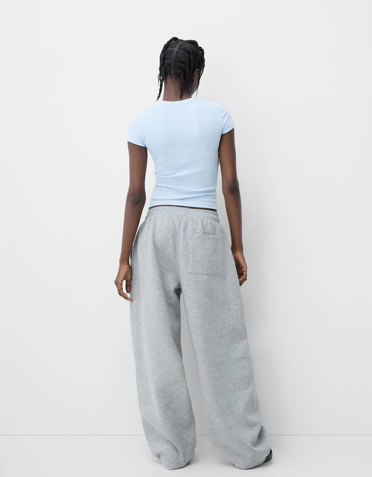 Футболка с круглым вырезом