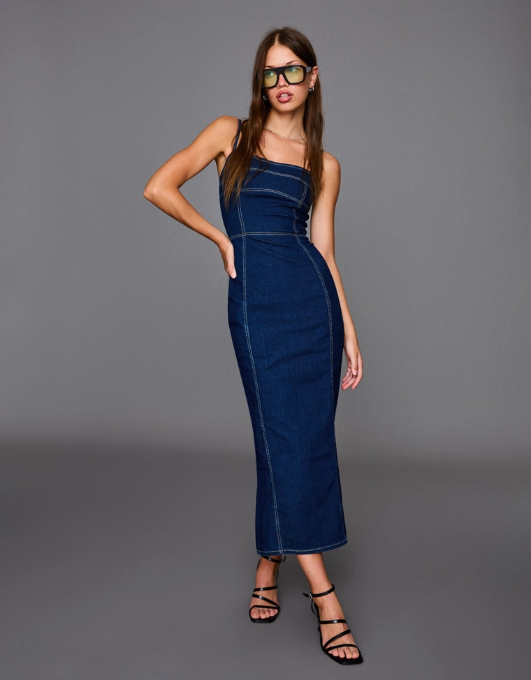 Длинное джинсовое платье