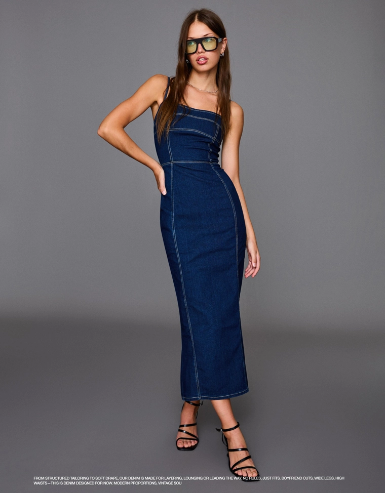 Длинное джинсовое платье