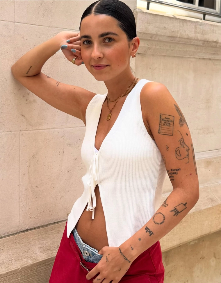 Жилет в рубчик с завязками