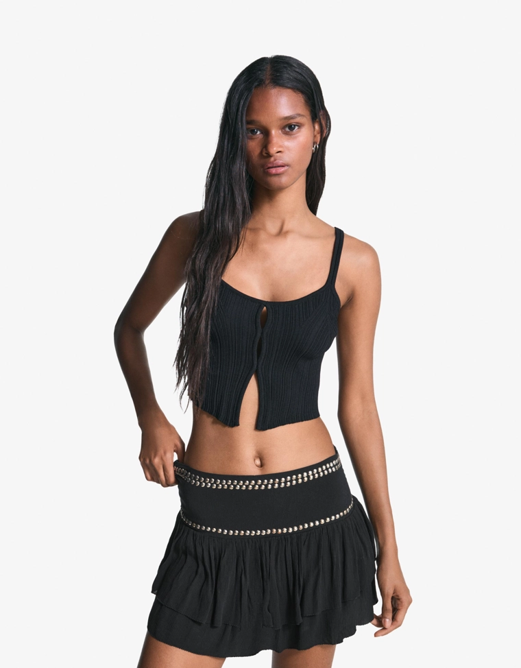 Топ на бретелях с вырезами