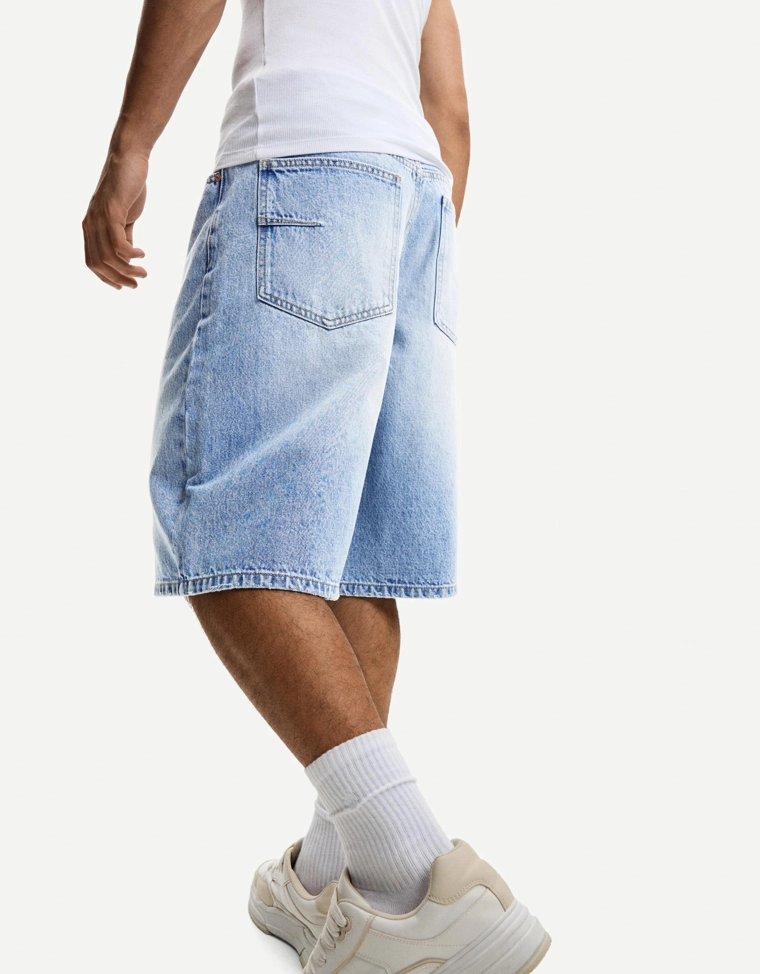 Джинсовые шорты свободного кроя