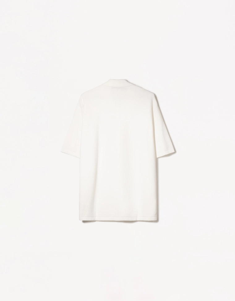 Рубашка из рельефной ткани с короткими рукавами