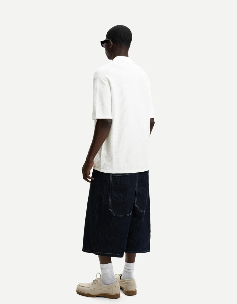 Рубашка из рельефной ткани с короткими рукавами