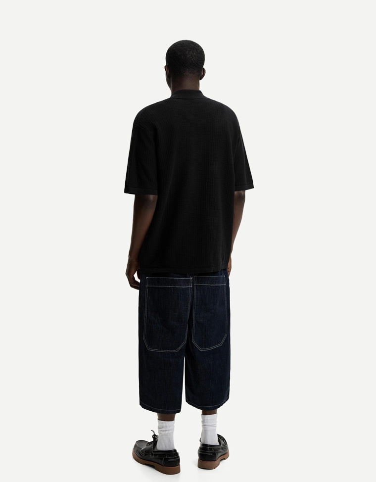 Рубашка из рельефной ткани с короткими рукавами