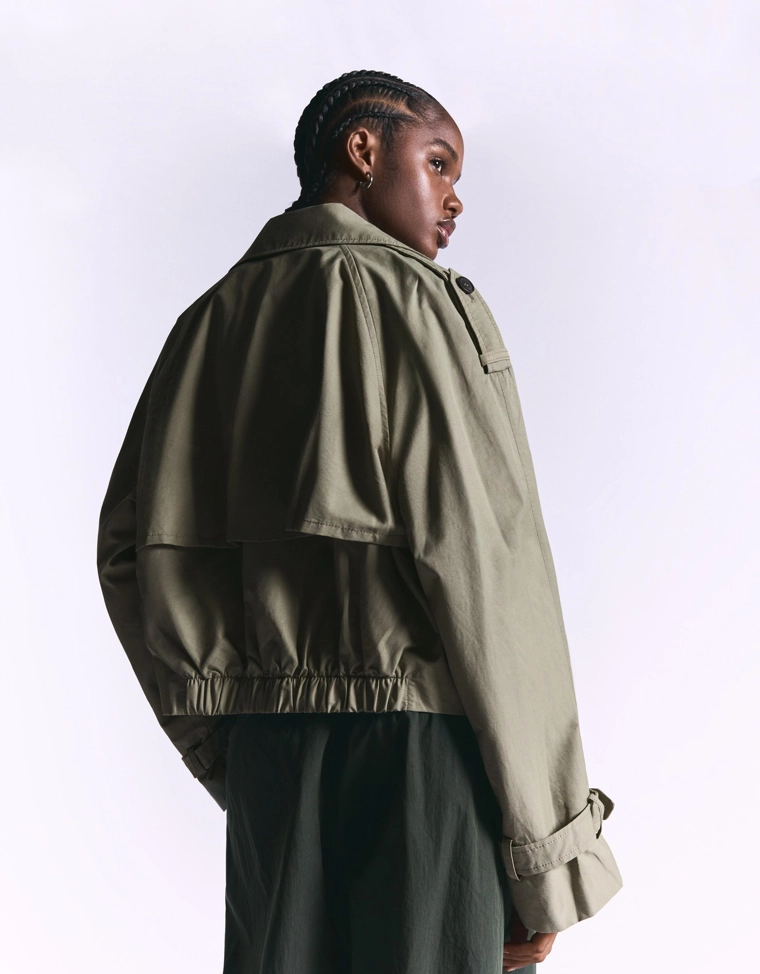 Короткая куртка-тренч