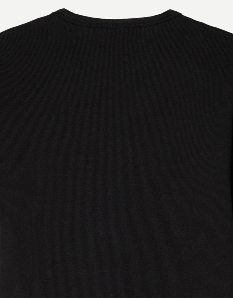 Футболка из трикотажа в рубчик