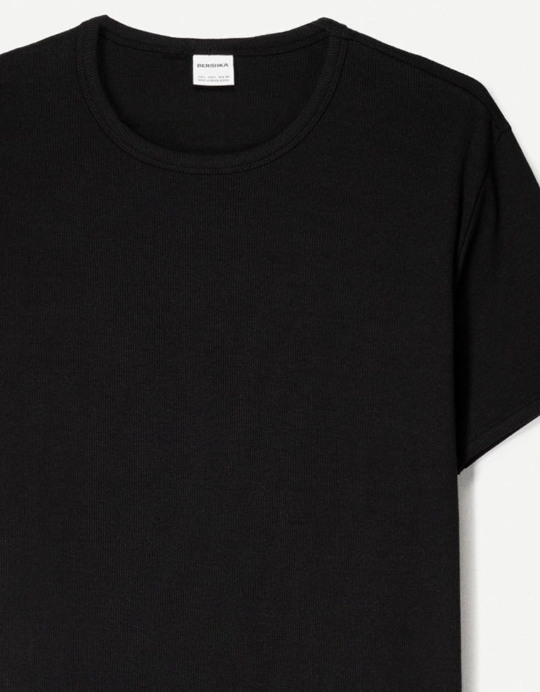 Футболка из трикотажа в рубчик