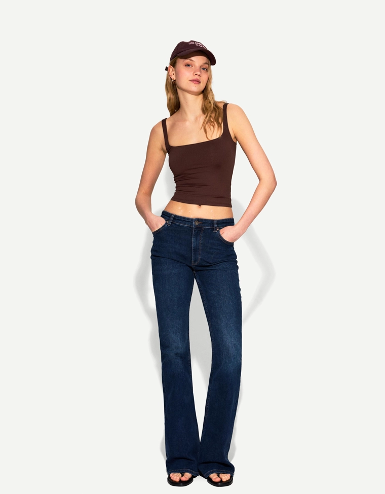 Топ на бретелях