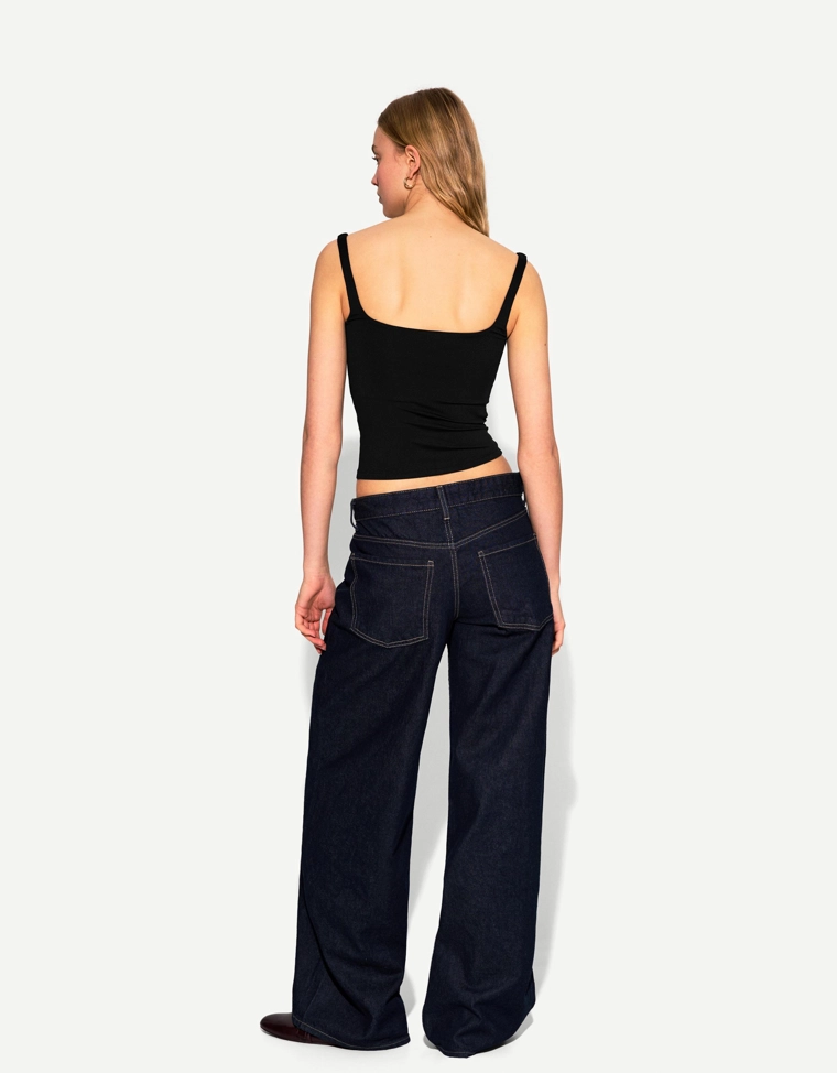 Топ на бретелях