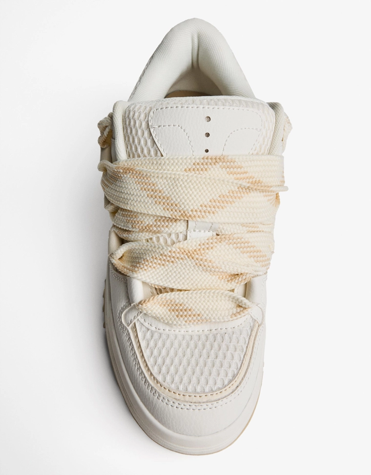 Кроссовки в скейтерском стиле на объемной подошве