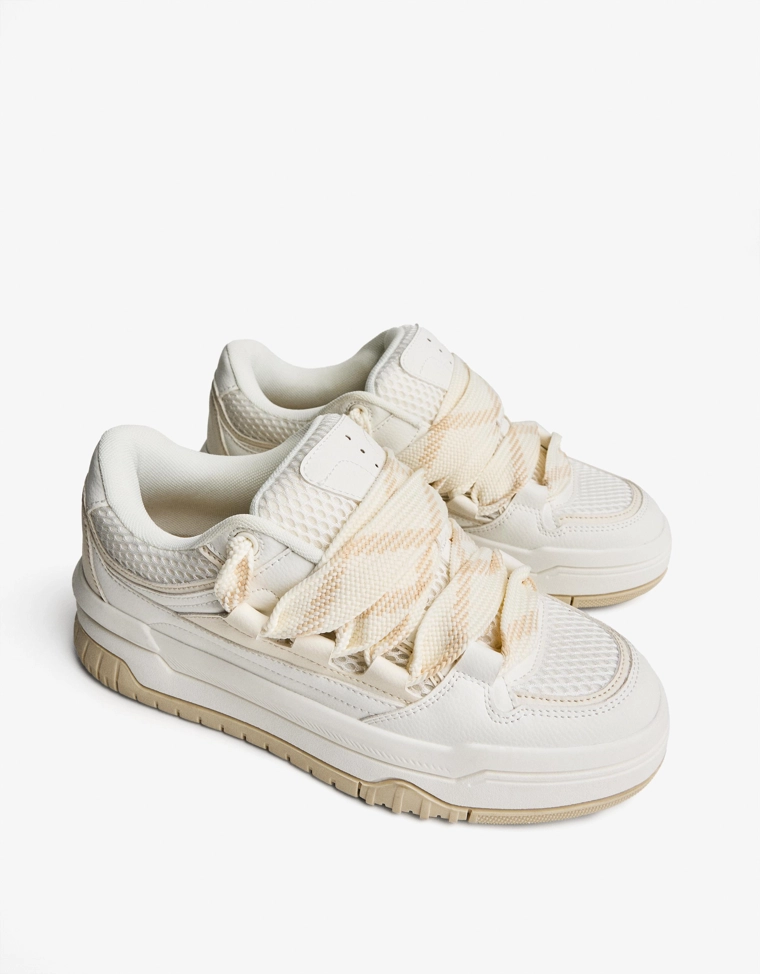 Кроссовки в скейтерском стиле на объемной подошве