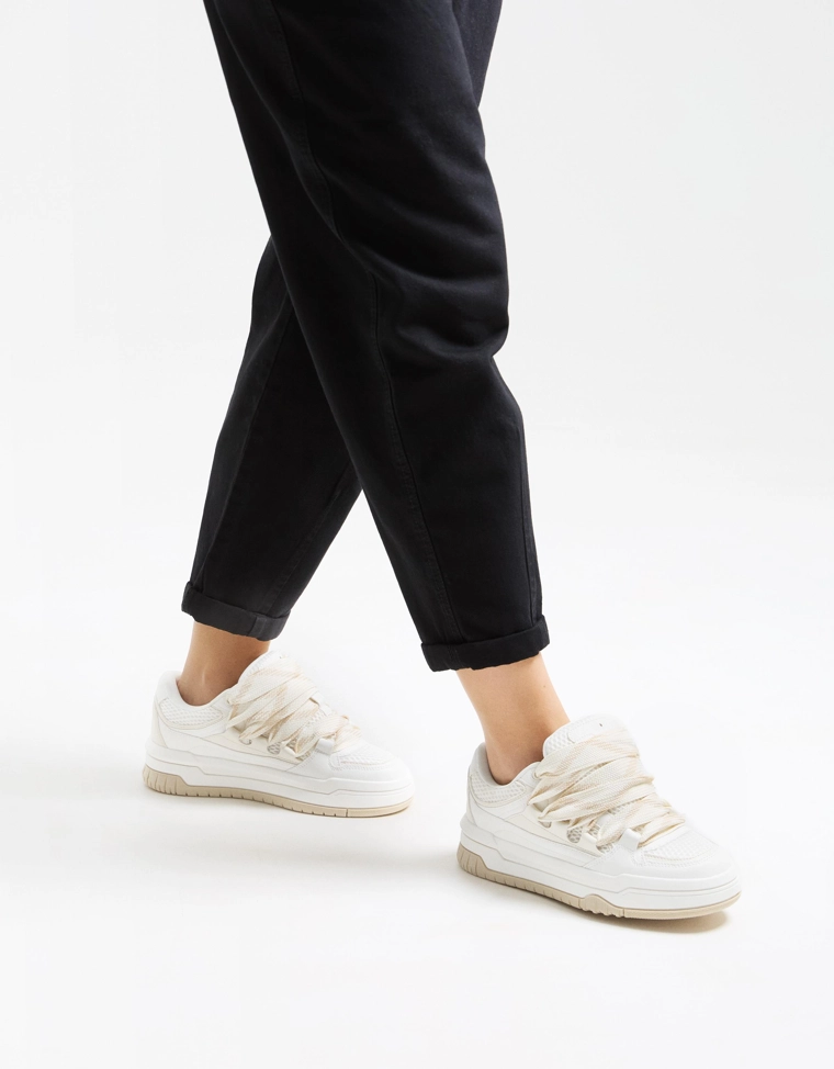 Кроссовки в скейтерском стиле на объемной подошве