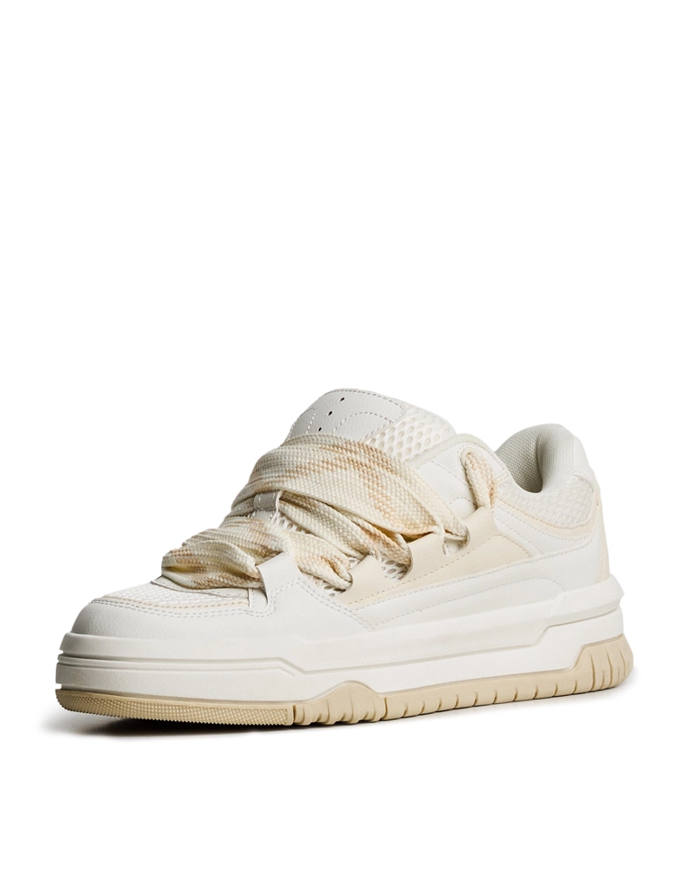 Кроссовки в скейтерском стиле на объемной подошве