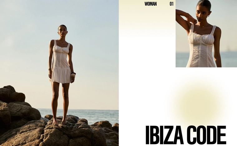 Мини-платье приталенного кроя с вышивкой и расклешенным низом