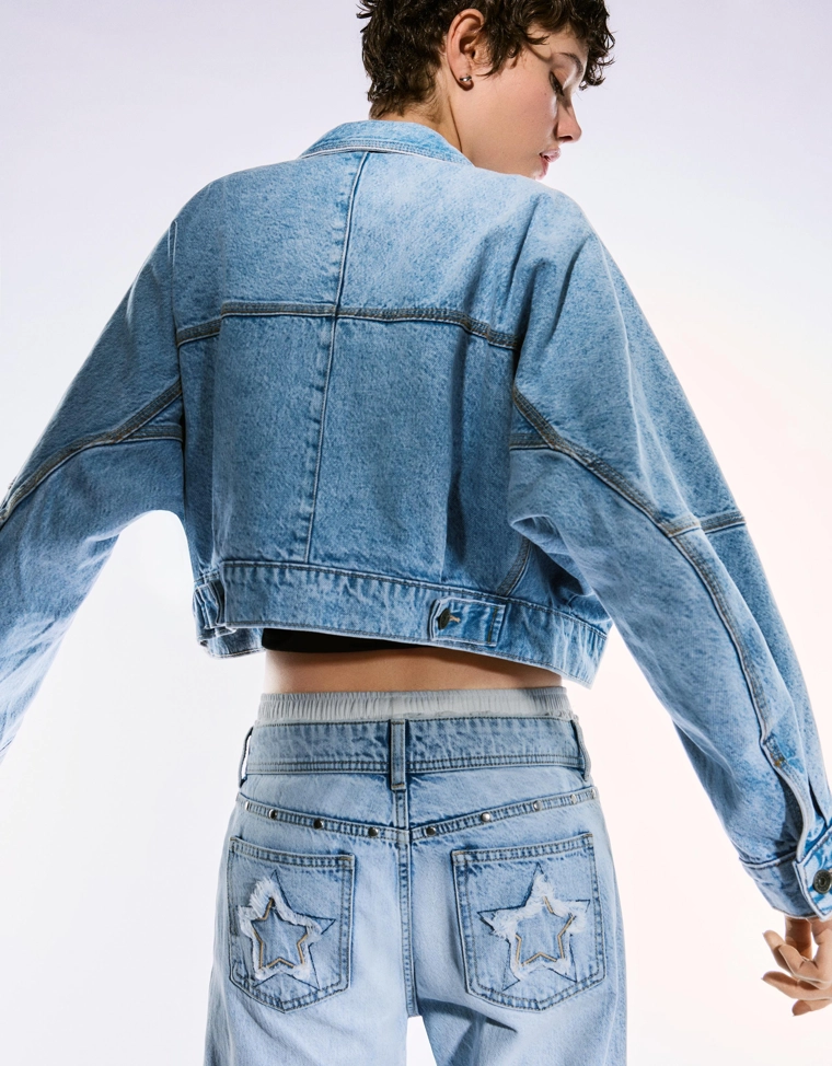 Укороченная джинсовая куртка