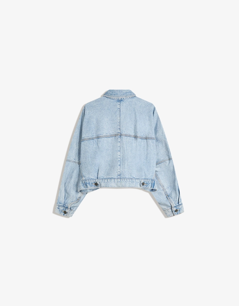 Укороченная джинсовая куртка