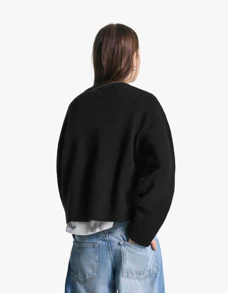 Свитер оверсайз в рубчик по низу