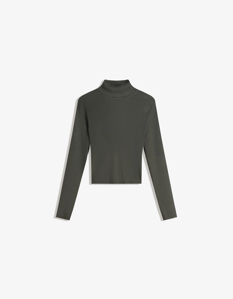 Свитер в рубчик с высоким воротником