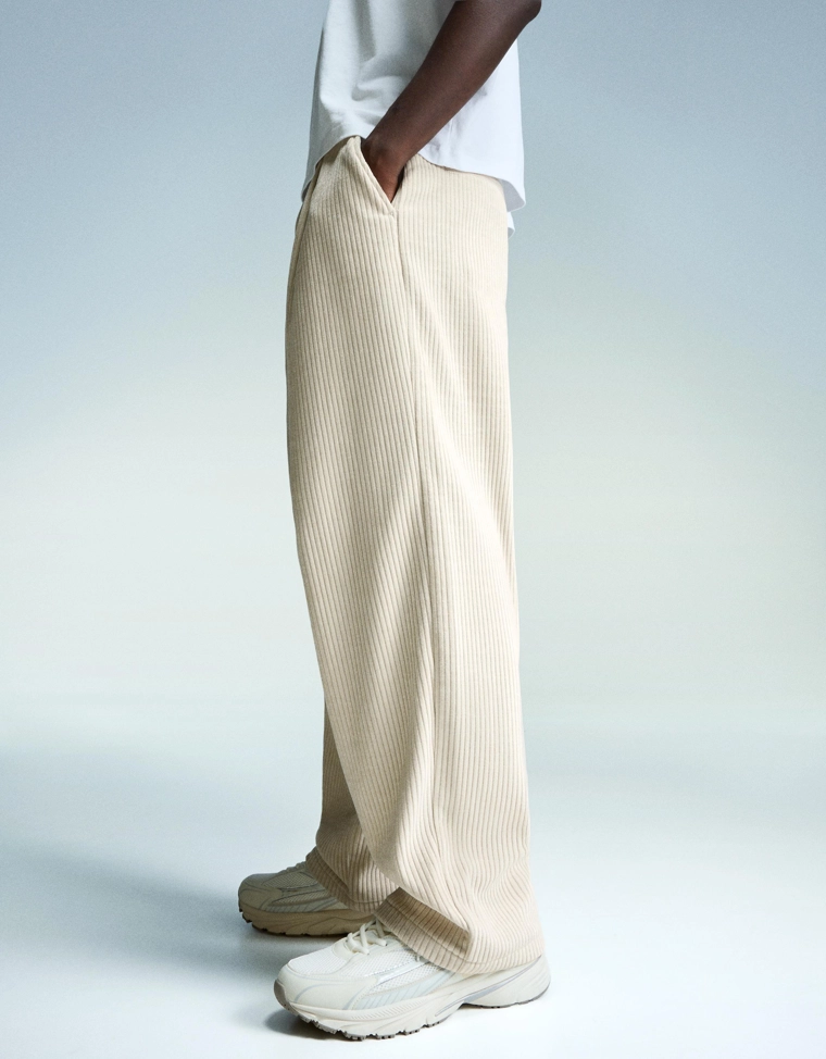 Брюки объемного свободного кроя из синели