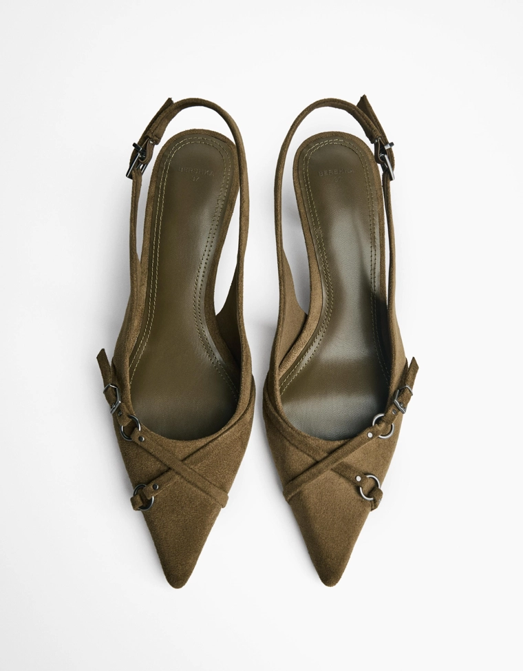 Туфли на среднем тонком каблуке с ремешками и пряжкой