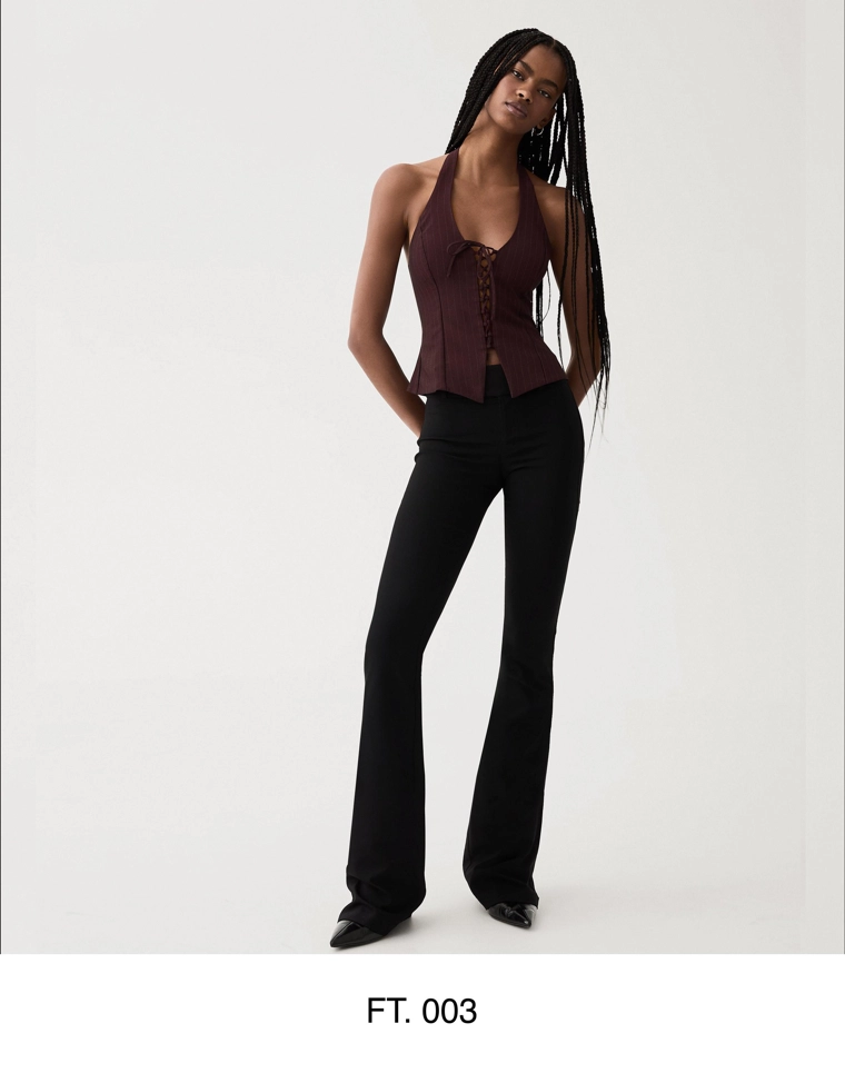 Топ из бенгалина с горловиной халтер