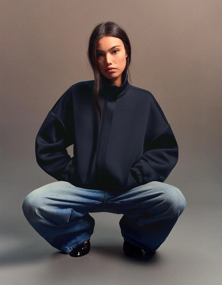 Куртка оверсайз из плотной синтетической ткани