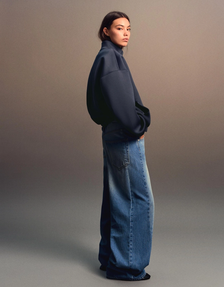 Куртка оверсайз из плотной синтетической ткани