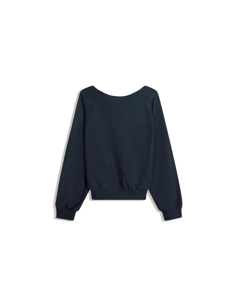 Свитер с открытой спиной