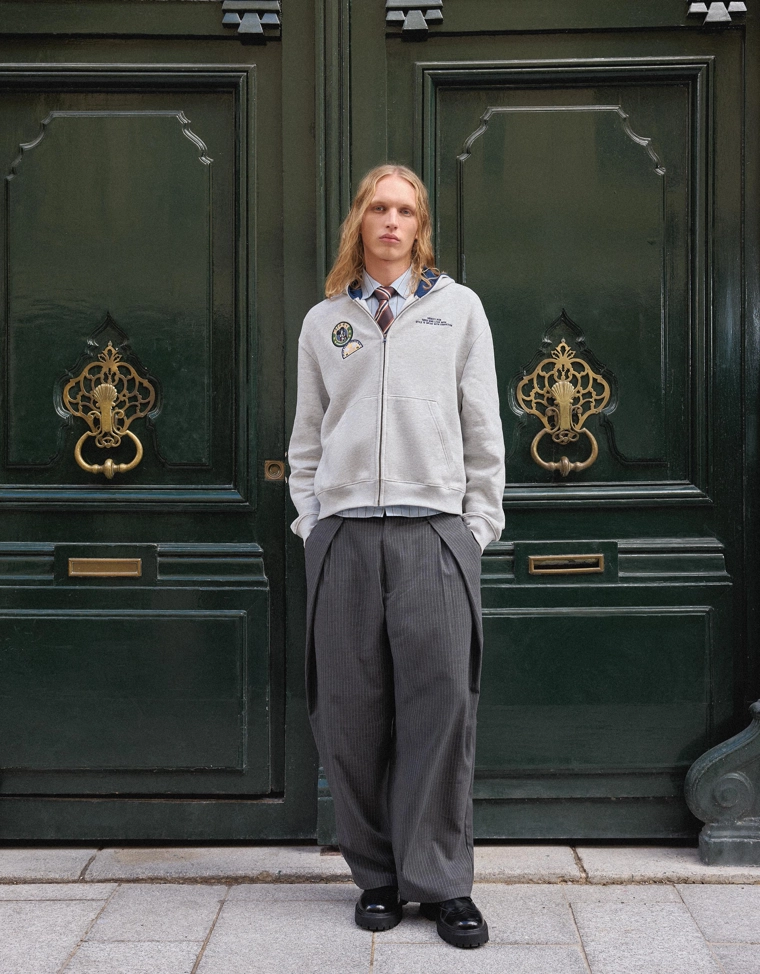 Толстовка с принтом disney и молнией на молнии