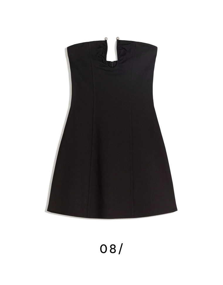 Мини-платье из блестящей ткани с вырезом