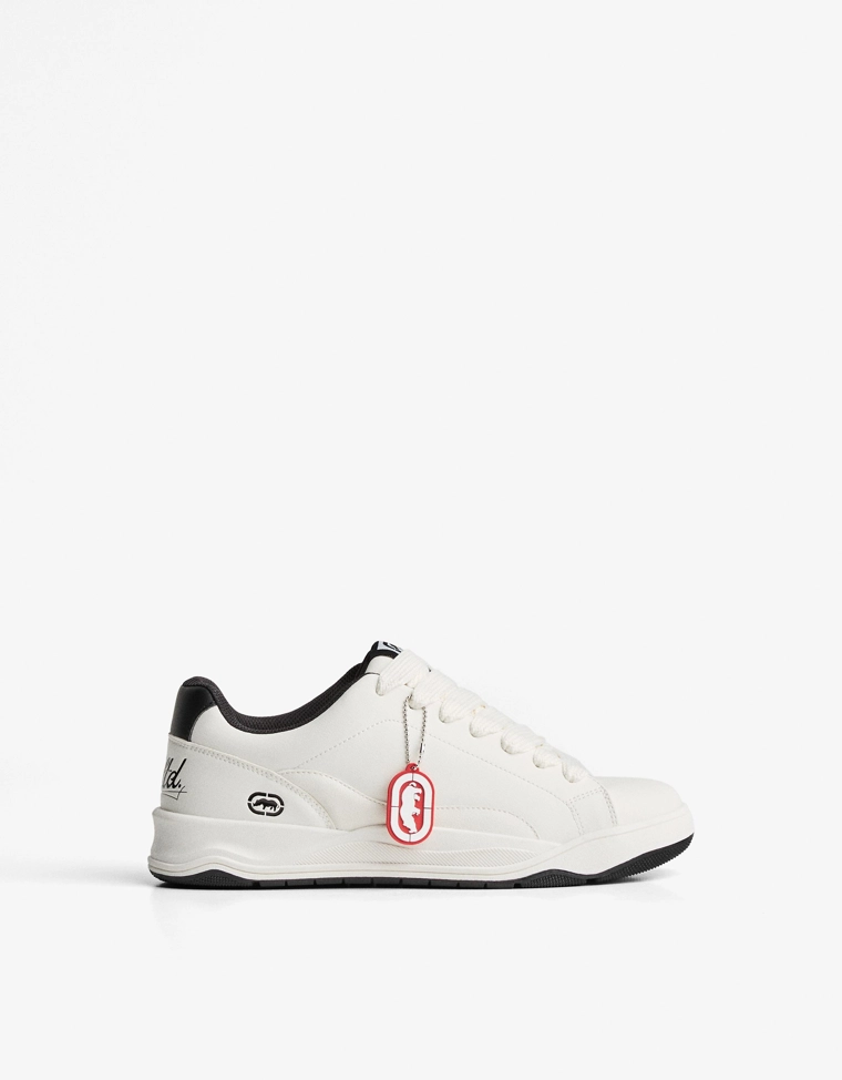 Белая блузка