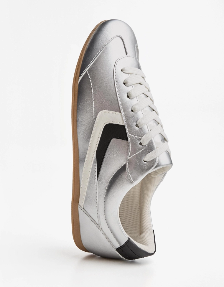 Ретро-кроссовки на тонкой подошве