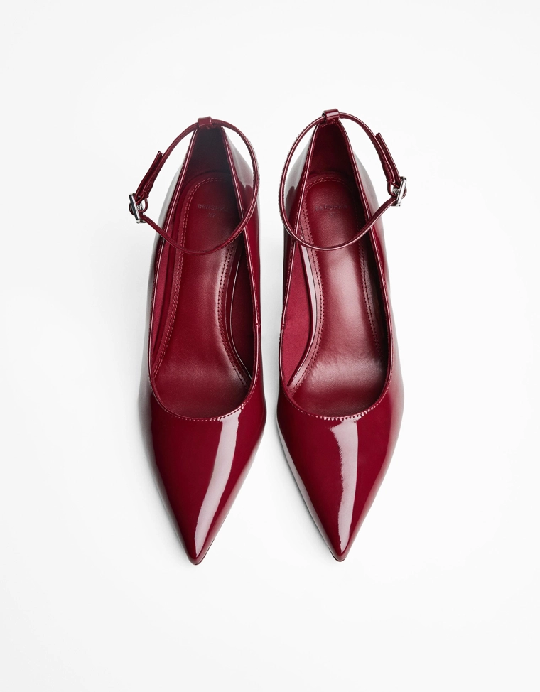 Туфли на танкетке с ремешком на щиколотке