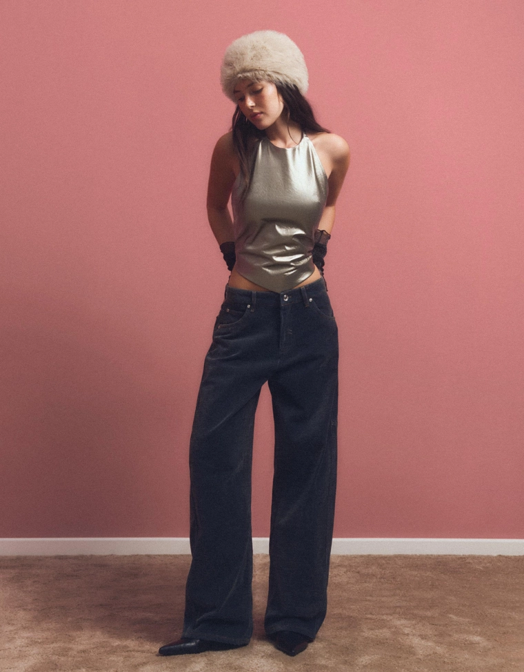 Топ с горловиной халтер из искусственной кожи