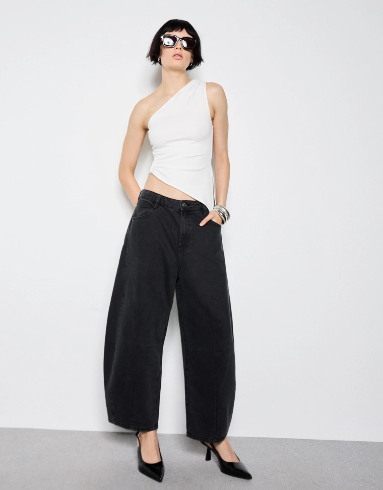 Асимметричный топ с кольцом и стразами