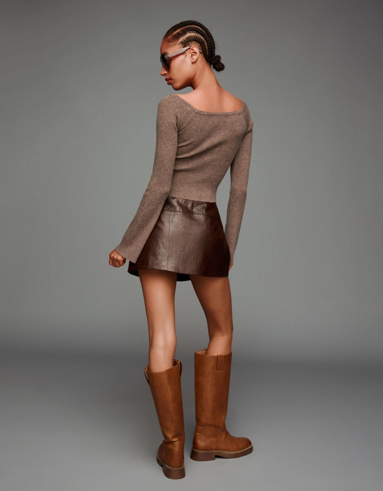 Свитер с завязкой