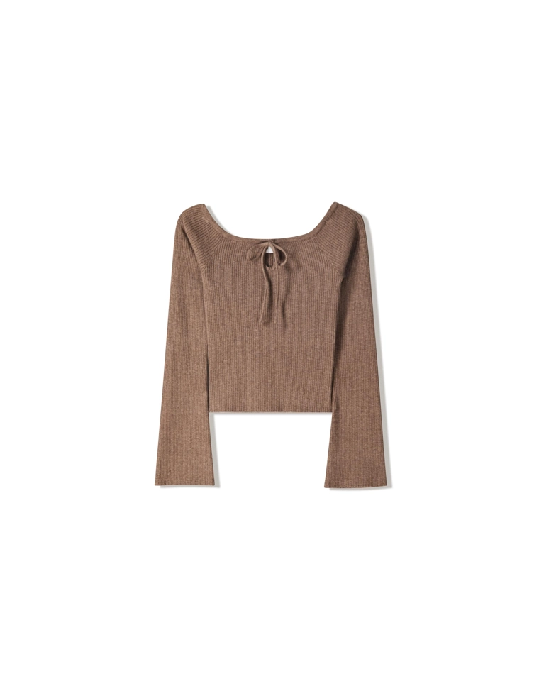 Свитер с завязкой