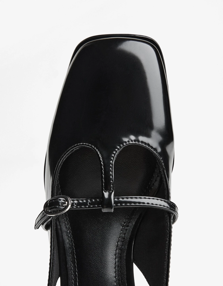 Туфли-слингбэки на каблуке с пряжкой