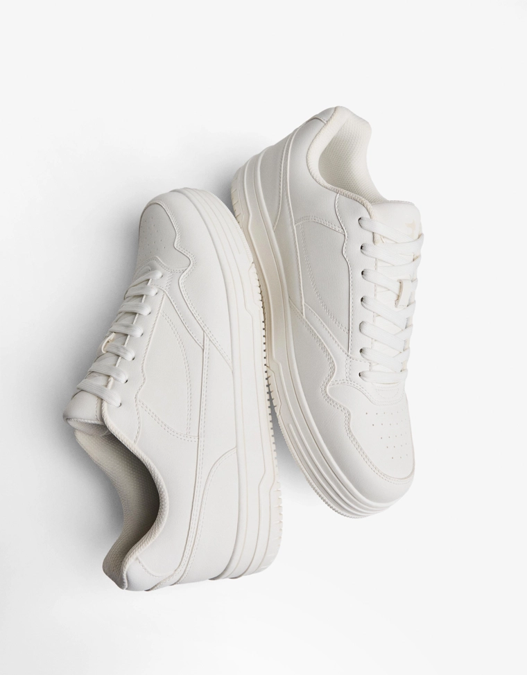 Базовые уличные кроссовки