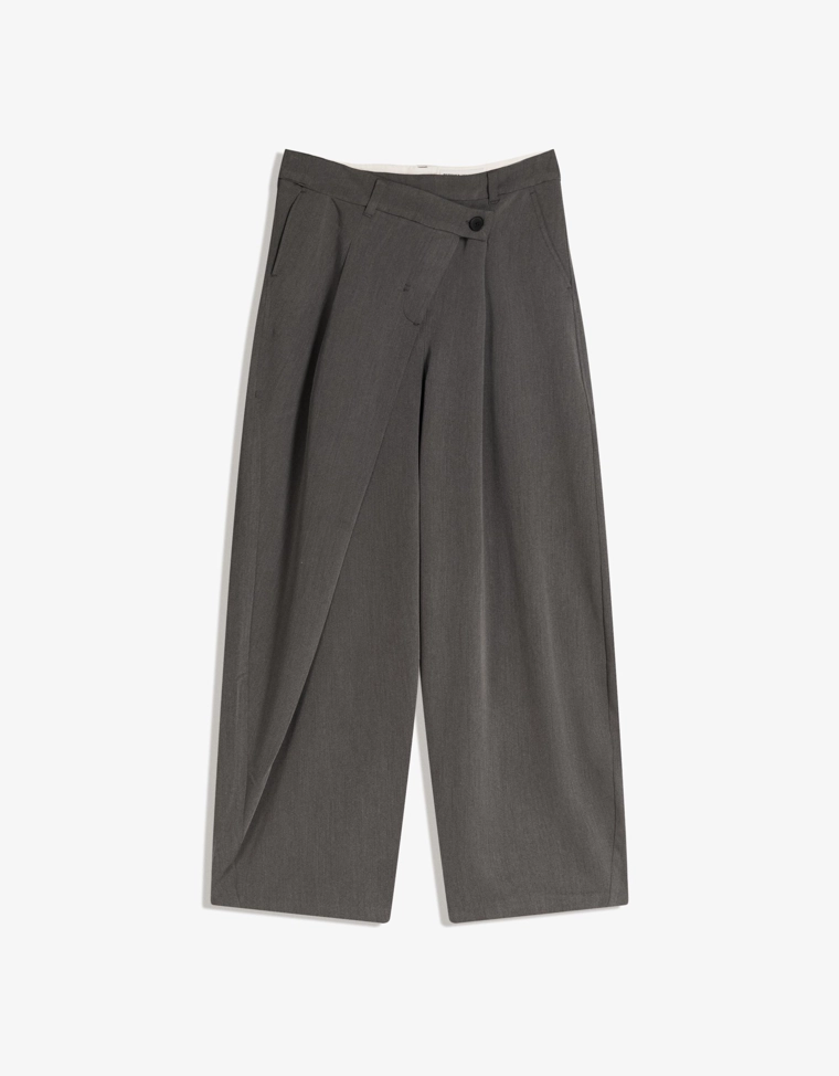 Брюки с поясом на запахе