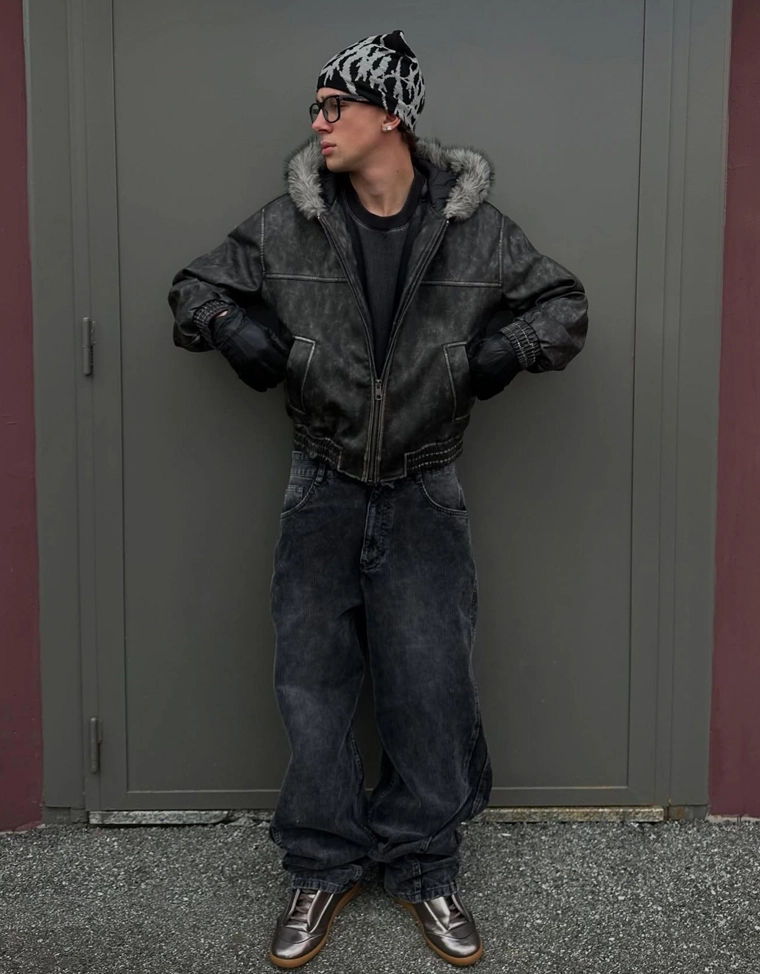 Куртка из искусственной кожи с капюшоном