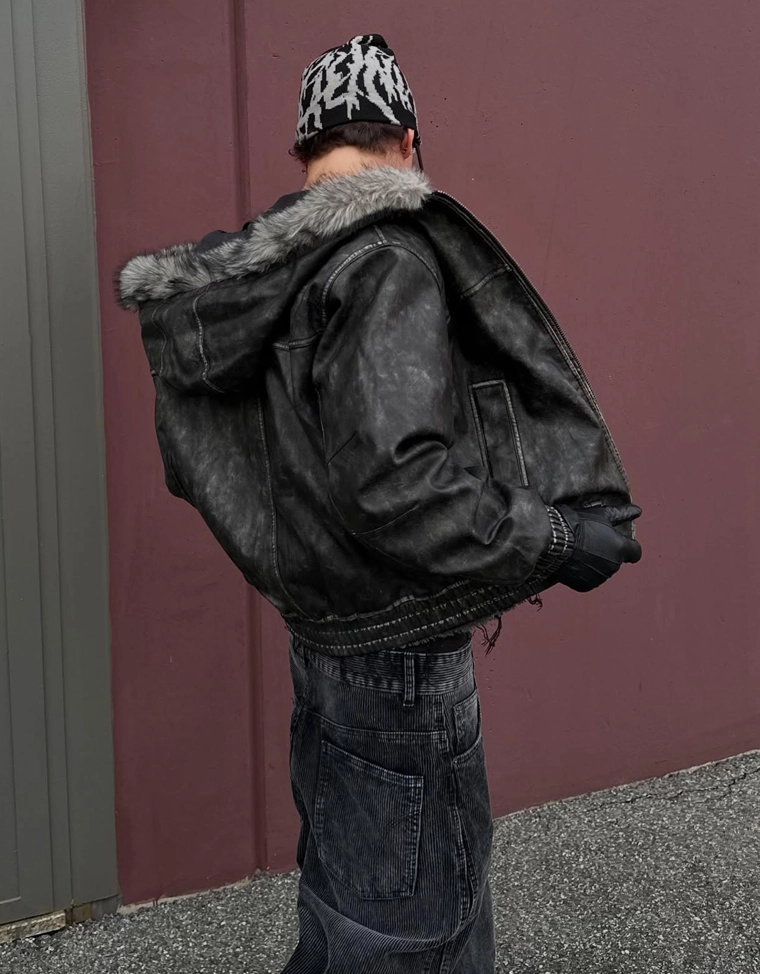 Куртка из искусственной кожи с капюшоном