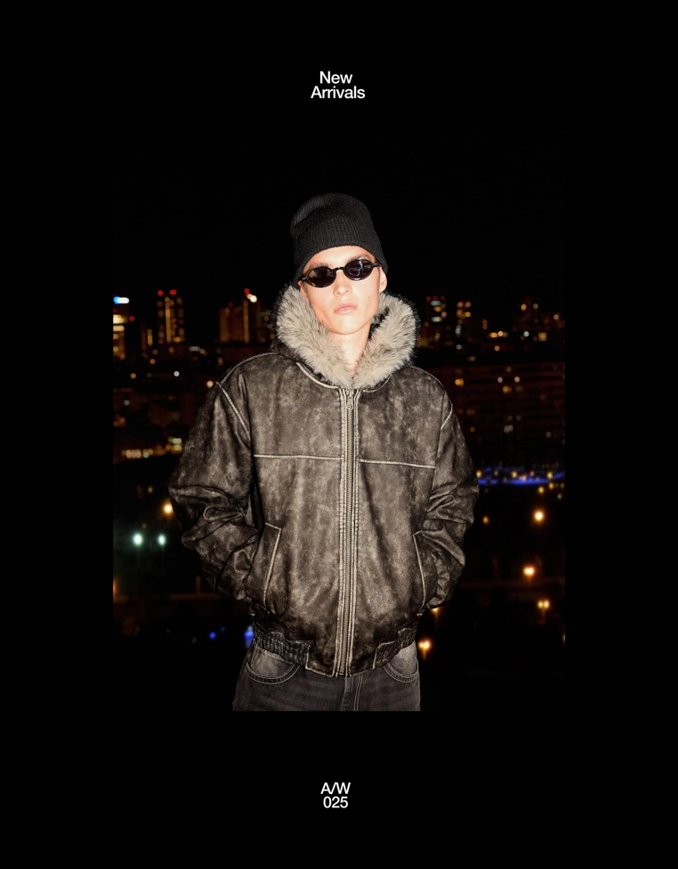 Куртка из искусственной кожи с капюшоном